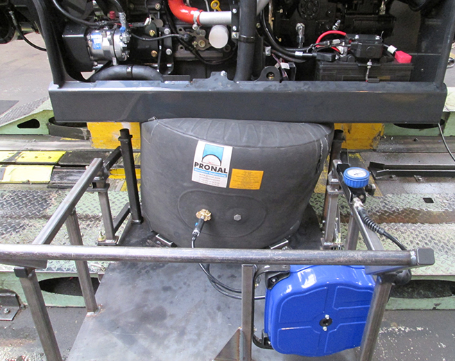 lifting machinery during handling with Pronal lifting bag