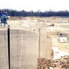 Tipping stone blocks with compressed air quarry cushions