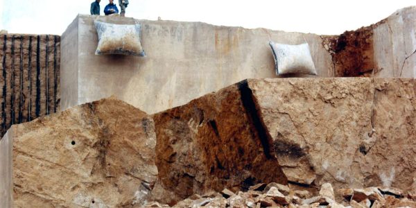 Coussins-de-carriere3 Basculement de bloc de pierre