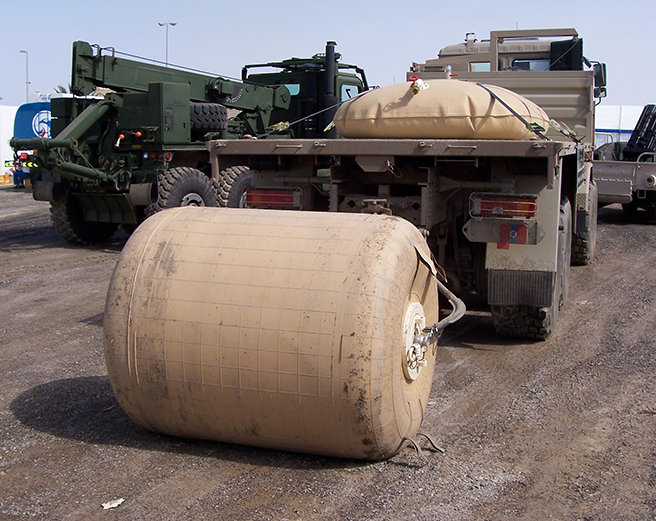 Towable and heli-transportable flexible tanks