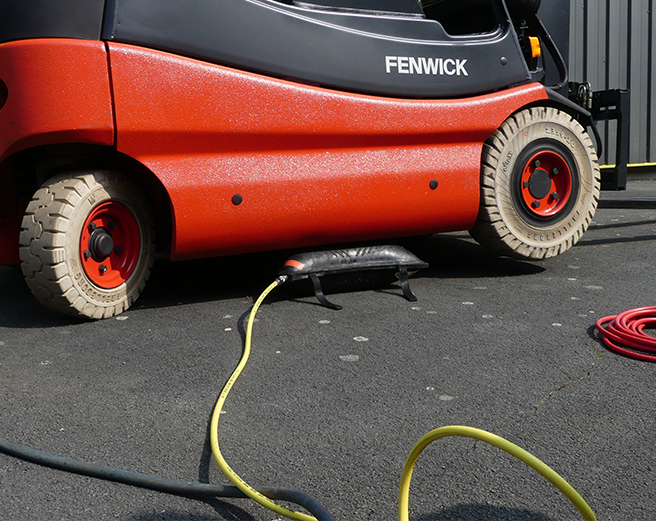 Airbag jack for forklift