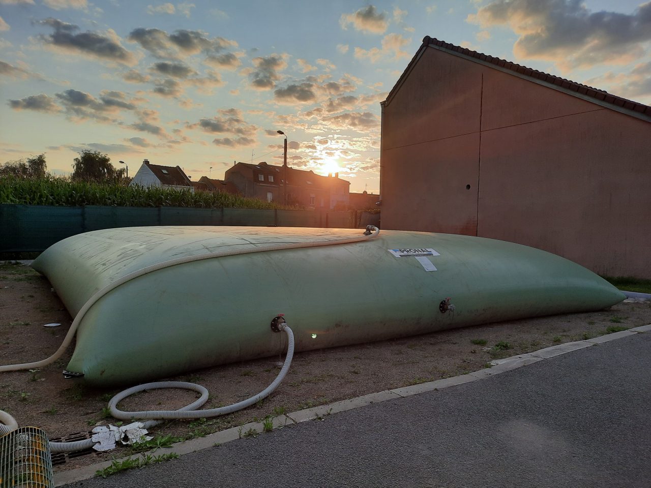 citerne souple de récupération d'eau de piscine